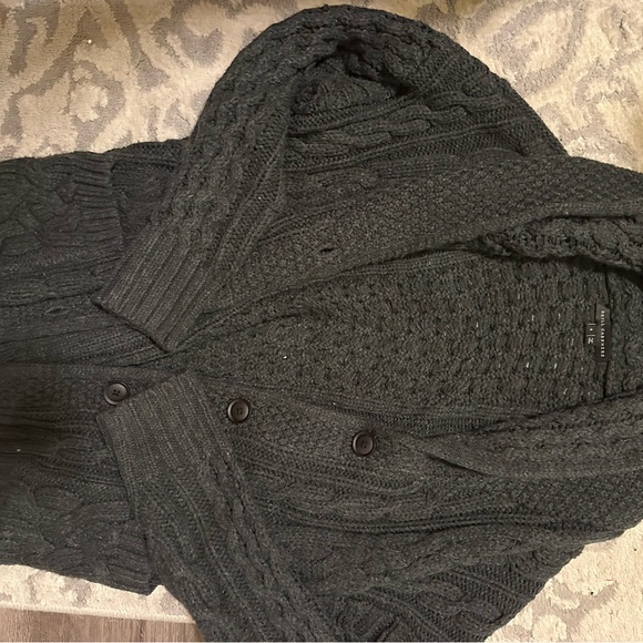 Sweater - Picture 3 of 3